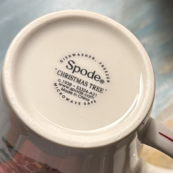 NIB Spode Christmas Tree mug set with spoons - Picture 10 of 16